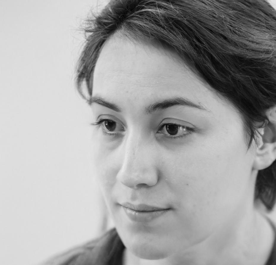 Retrato profesional de Nerea Campos, instructora de análisis financiero avanzado